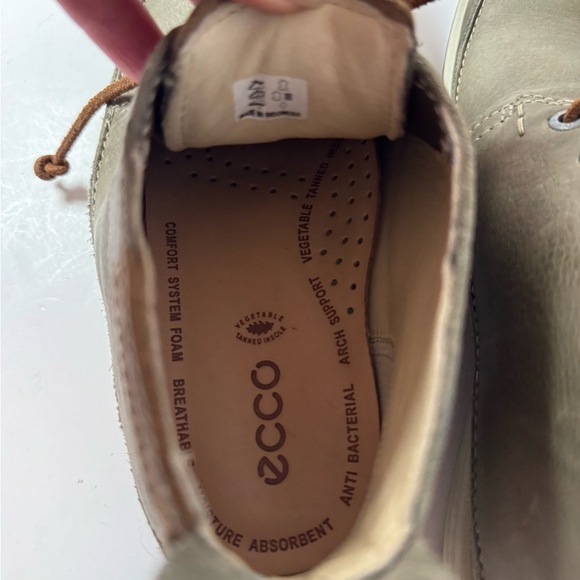 ECCO Chase II  Leather Bootie - Picture 7 of 9